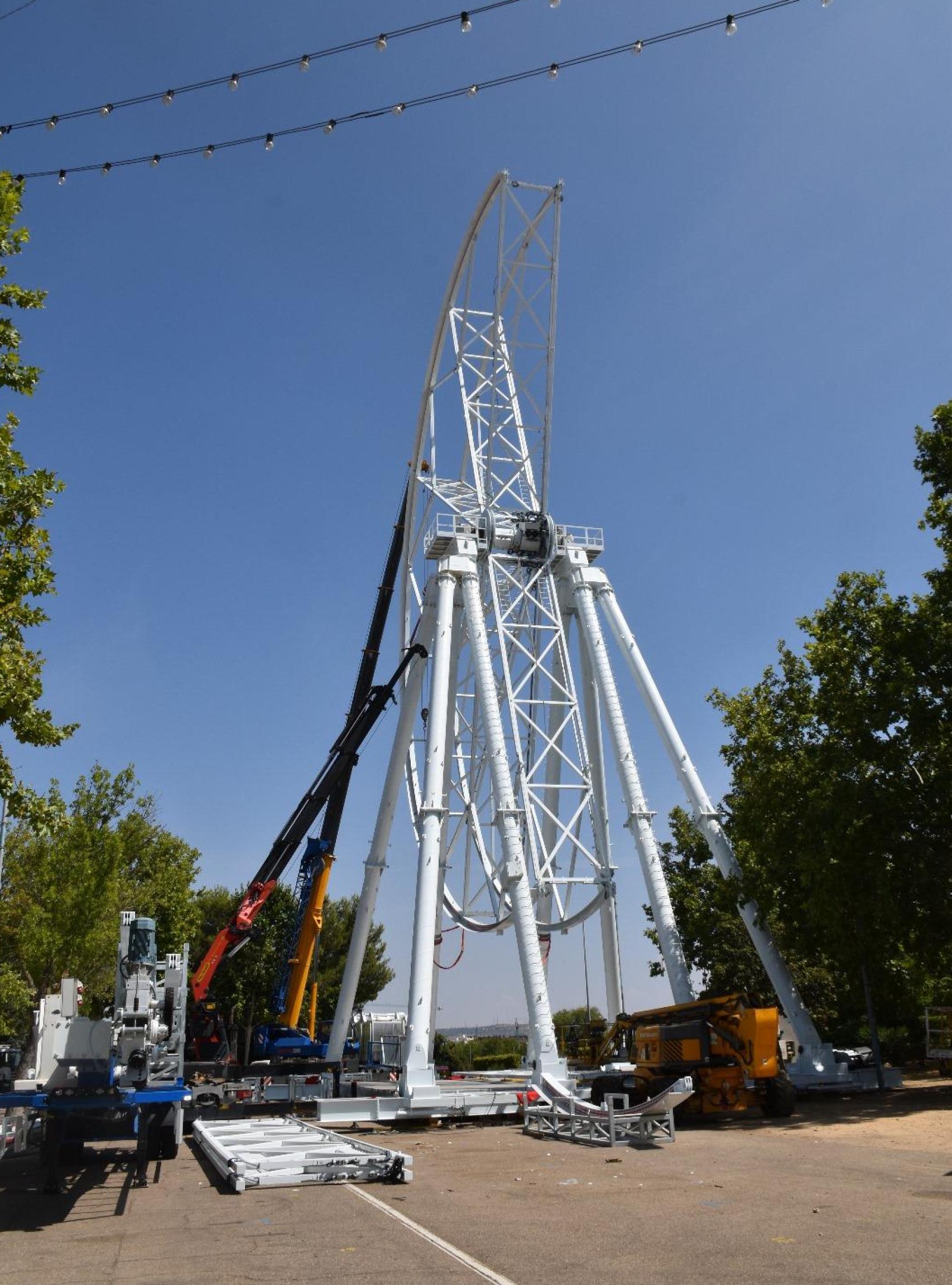 La instalación de la noria, que se estrena en primicia en Valladolid