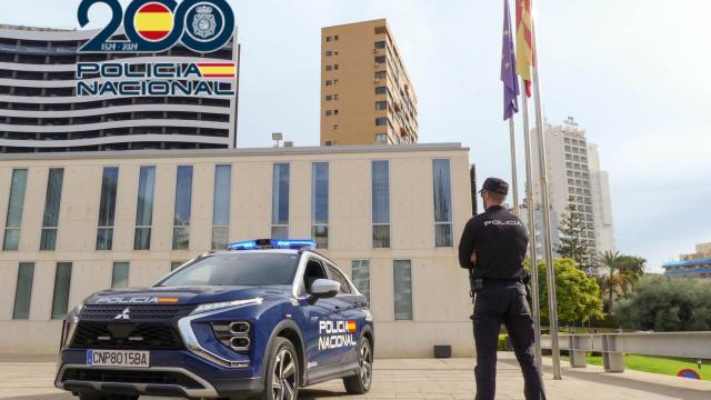 Un policía en Benidorm, en imagen de archivo.