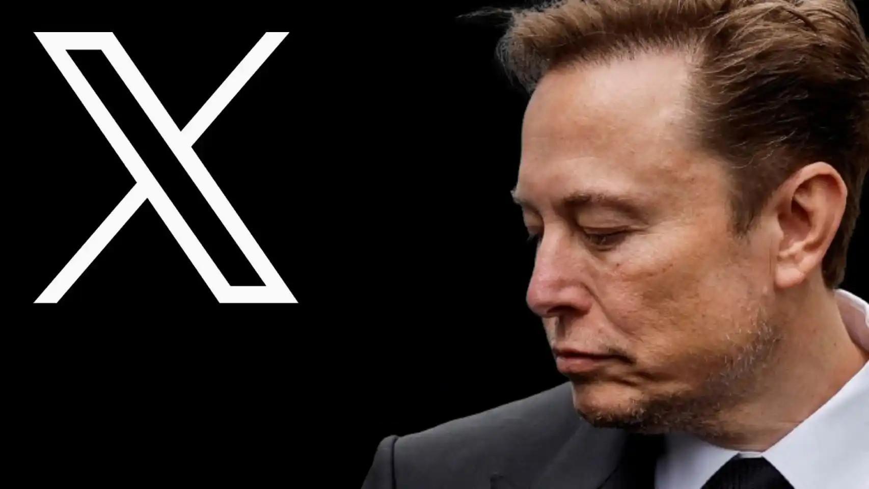 Elon Musk con el logo de X.