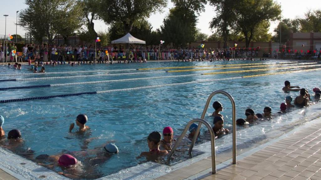 Piscina municipal de Los Palacios y Villafranca.