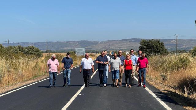 El presidente de la Diputación de Zamora, Javier Faúndez, ha visitado esta mañana las obras de la carretera ZA-P1407