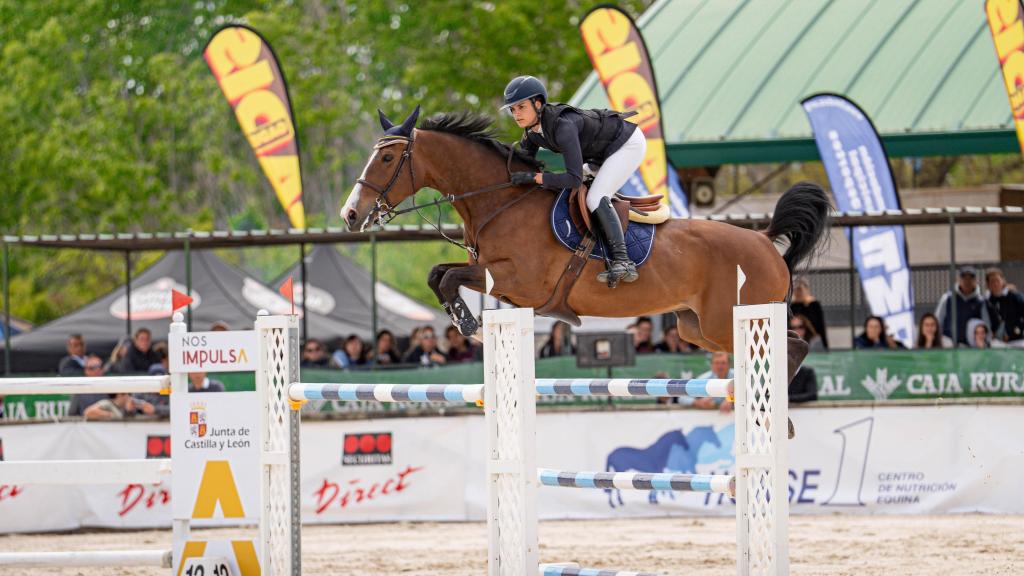 Imagen del quinto Concurso de Saltos de Valladolid, con el patrocinio de Gadis