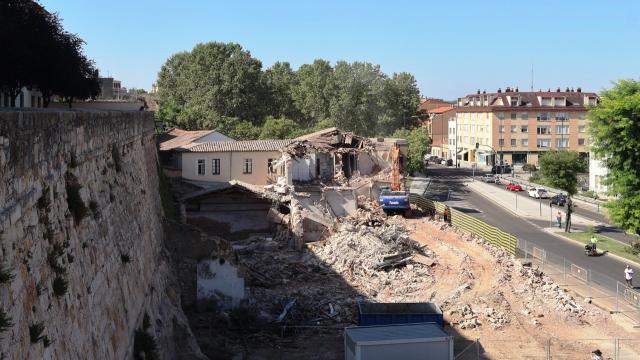 Zamora libera su muralla: el Ayuntamiento despeja con el derribo más grande casi toda la avenida de la Feria