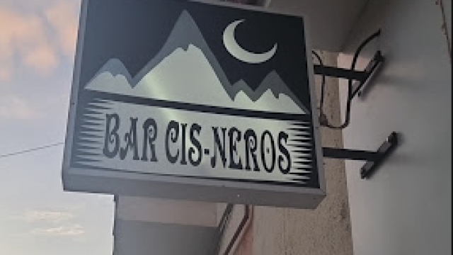 El Bar Cisneros se encuentra en Usera.