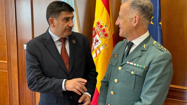 El delegado del Gobierno en Galicia, Pedro Blanco; y el Coronel Simón Venzal, jefe de la Comandancia de la Guarda Civil en Pontevedra