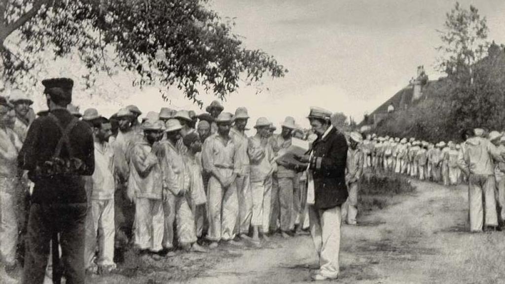 Prisioneros de la Armada de Cuba desembarcando en Nueva Hampshire.