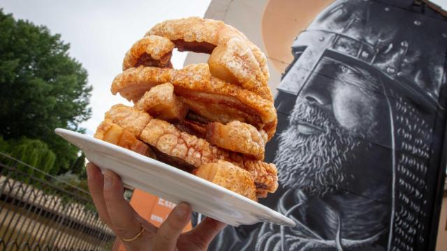 Un plato de torreznos.