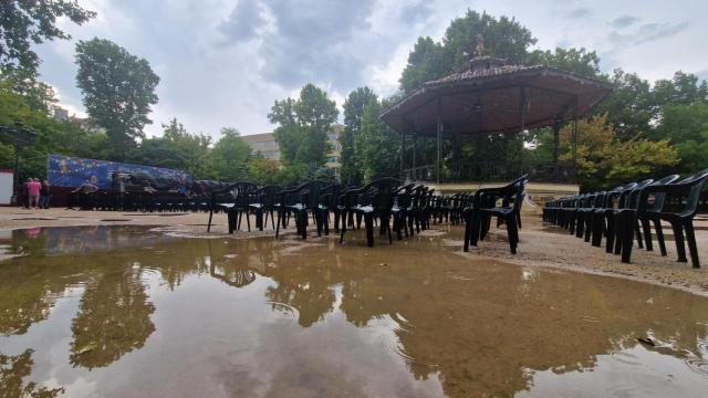 El parque de San Julián quedaba este jueves anegado en Cuenca.