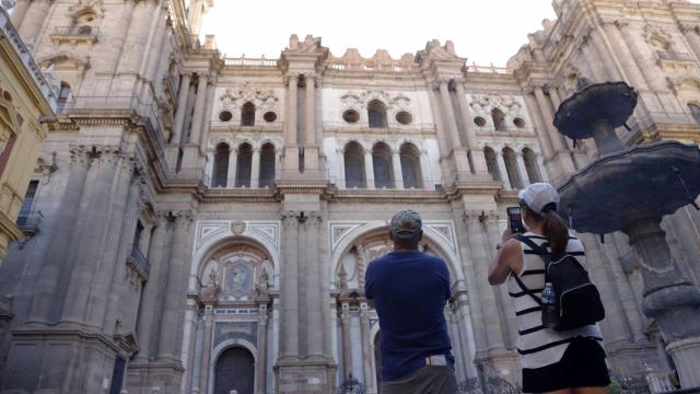 Turistas visitando Málaga.