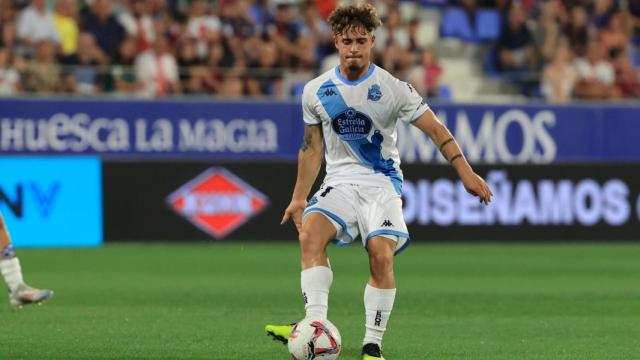 Mario Soriano volvió a ser uno de los jugadores más destacados del Dépor en el partido ante el Huesca