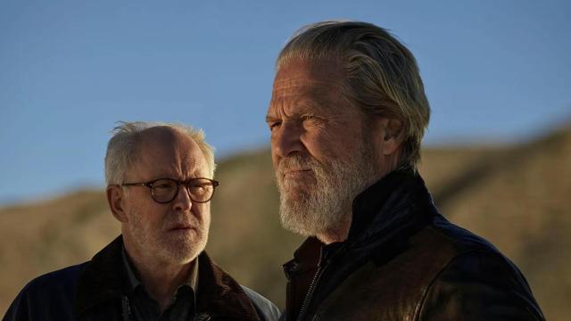 Tiene solo 7 episodios y es perfecta para ver el fin de semana: espionaje clásico con Jeff Bridges y John Lithgow