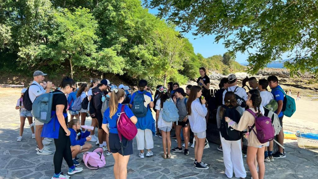 Más de 40 niños gallegos con diabetes disfrutan de un campamento en la isla de Ons.