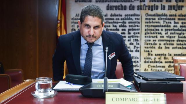 El ya exdirector general de Gestión de Personas de Adif, Michaux Miranda,  en la Comisión de Investigación sobre el ‘caso Koldo’.