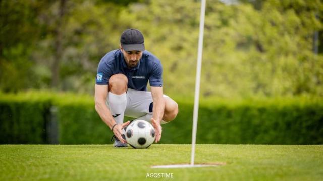 Noé Cortiñas, durante una competición de Footgolf