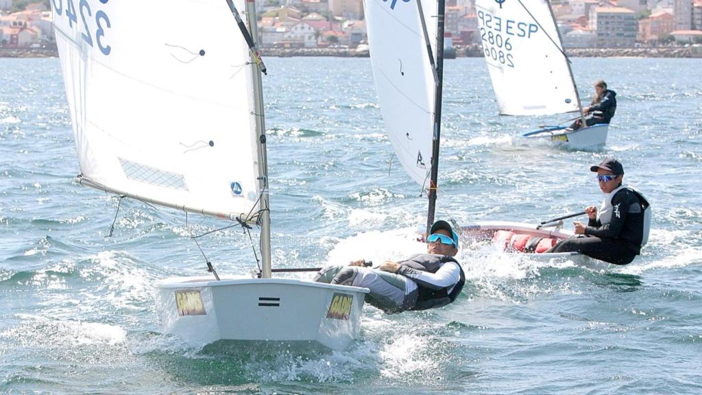 Brillante jornada en la Regata GADIS para la vela de iniciación en la Ría de Arousa