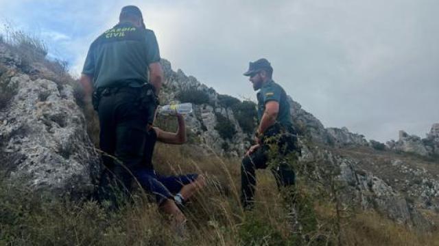 Rescate de un niño en una escarpada ladera del desfiladero de Pancorbo