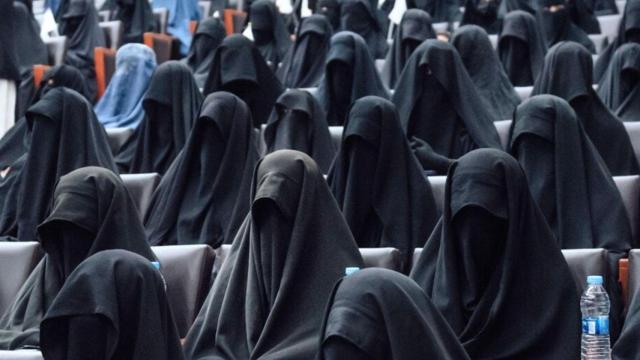 Mujeres afganas, con el niqab.