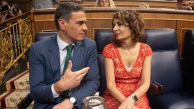 Pedro Sánchez junto a la vicepresidenta María Jesús Montero, el pasado 17 de julio en el Congreso de los Diputados.