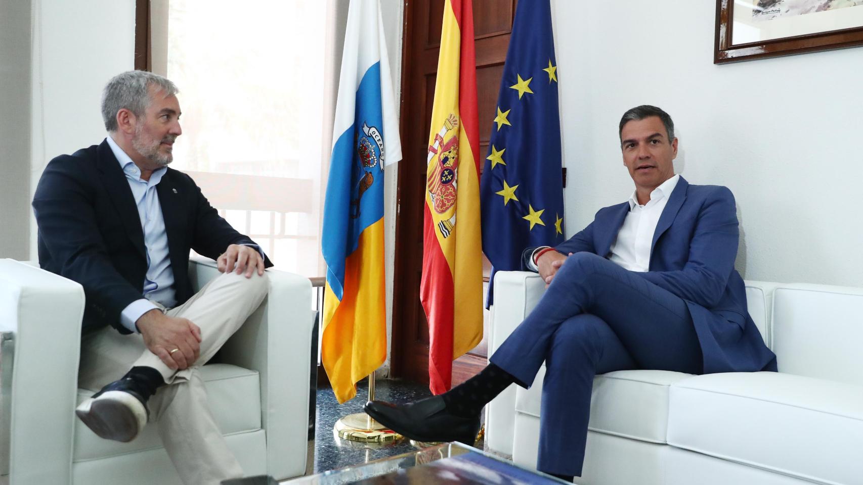 Fernando Clavijo, presidente de Canarias, y Pedro Sánchez, presidente del Gobierno, en la reunión celebrada en La Palma en el mes de agosto.