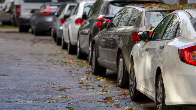 Vehículos aparcados en la calle