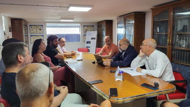 Reunión del BNG con los mariscadores de la ría de O Burgo