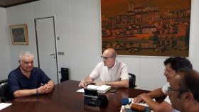 Reunión del delegado territorial, Fernando Prada, con representantes de Aqua Nostra