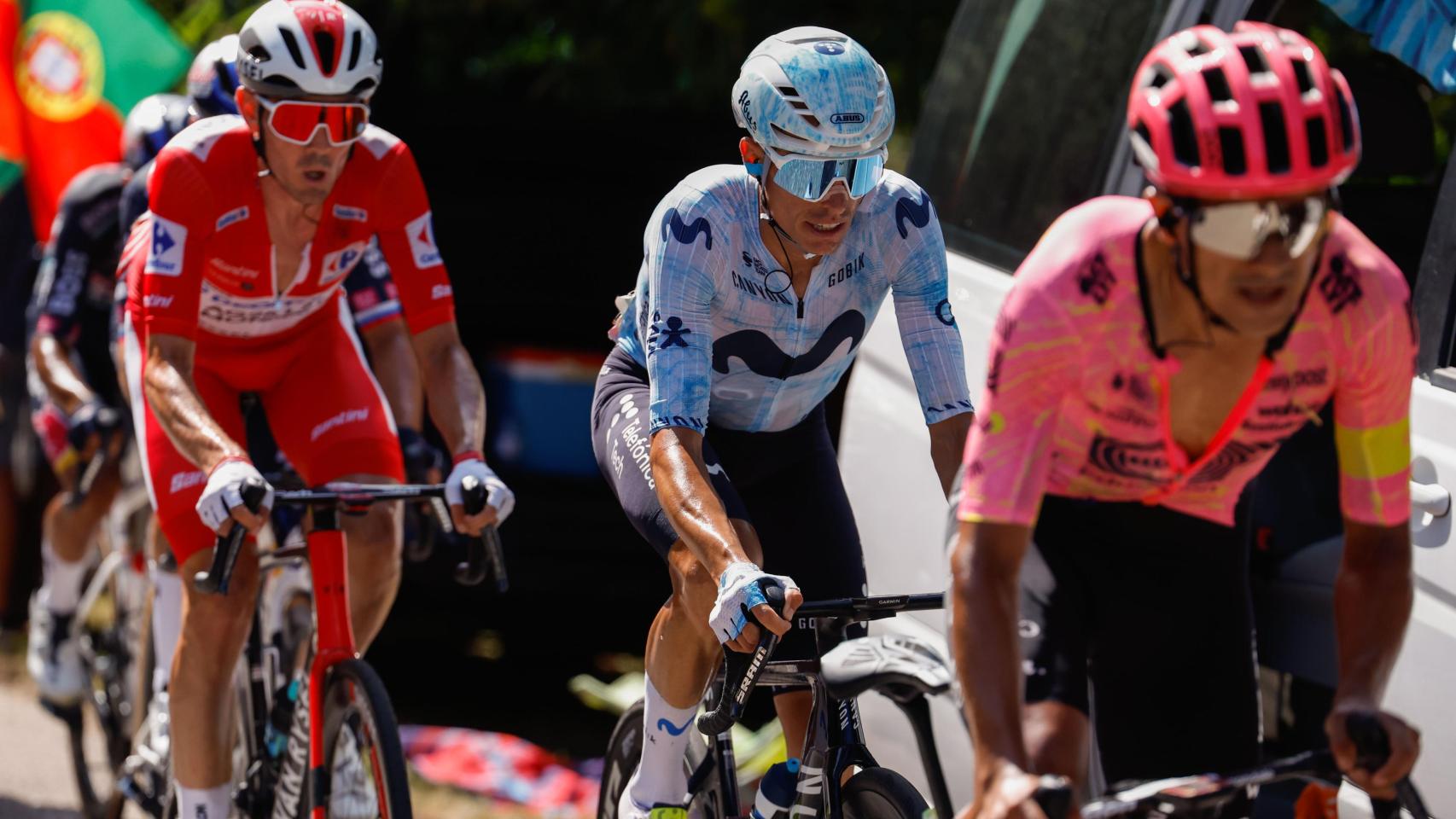 Richard Carapaz, Enric Mas y Ben O'Connor, en La Vuelta 2024.