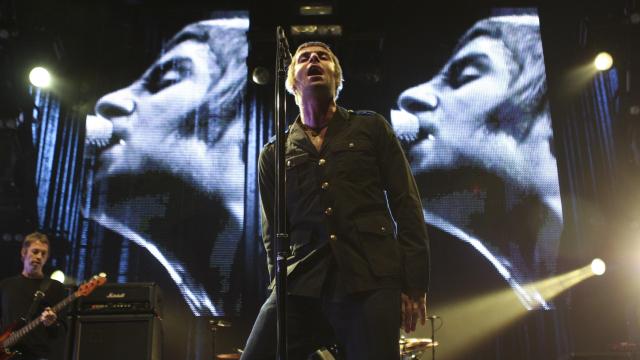 Liam Gallagher durante un concierto.