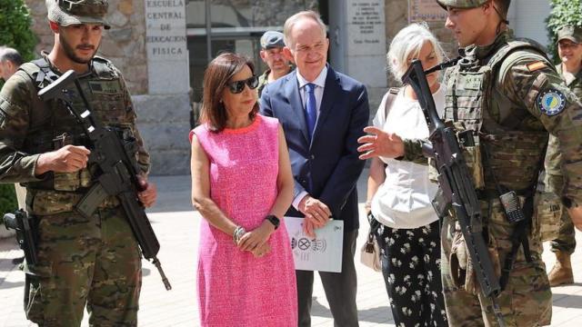 Margarita Robles durante su visita a la Academia de Infantería de Toledo.