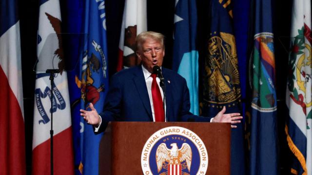 Donald Trump da un discurso ante la Guardia Nacional en Detroit.