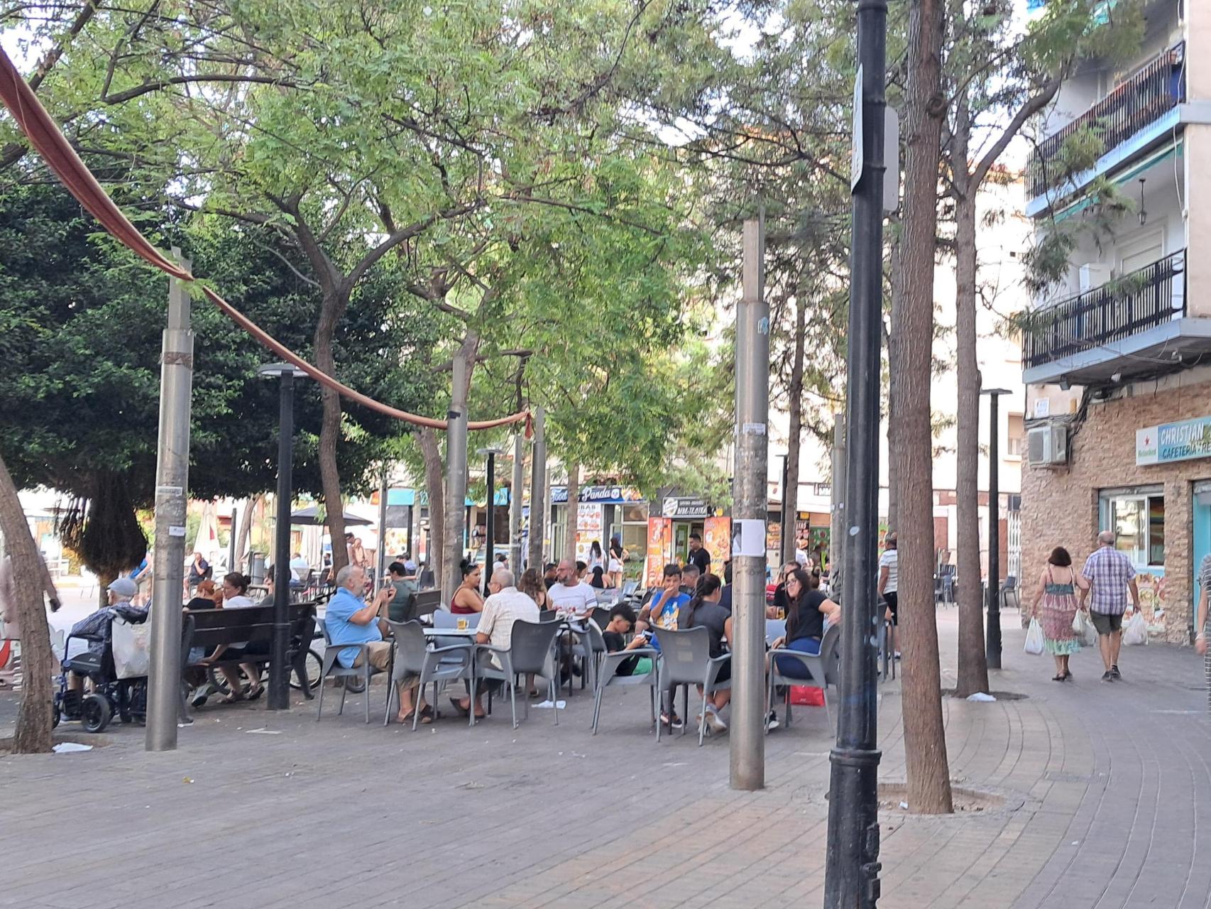 La agresión ocurrió en la terraza de una heladería de la Plaza Manila en Alicante.