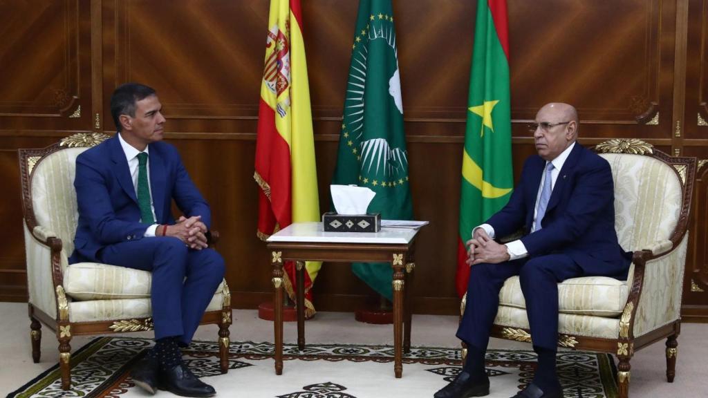 El presidente del Gobierno, Pedro Sánchez, y el presidente de Mauritania, Mohamed Cheikh El Ghazouani.