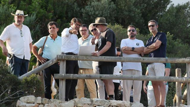 La visita a la Pobla d'Ifac de Juan de Dios Navarro, Juan Manuel del Pino,  Manuel Olcina y José Luis Menéndez.