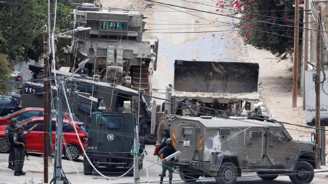 Fuerzas de seguridad israelíes participan este miércoles en una redada en Jenin, en la Cisjordania ocupada.