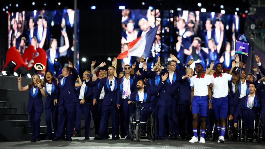 La delegación francesa inicia su desfile en la ceremonia de inauguración de los Juegos Paralímpicos.