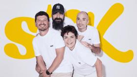 El equipo de Stik, con José Suárez, Montse Leira, Cris Terceiro y Mikel Egidazu, con gorra y barba.