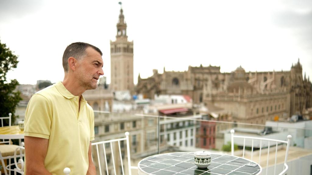 El líder de IU, Antonio Maíllo, posa en Sevilla en una entrevista para EL ESPAÑOL.