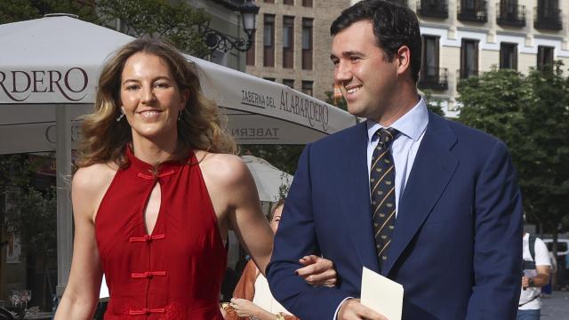 Victoria López-Quesada y Borbón Dos-Sicilias junto a su futuro marido, Enrique Moreno de la Cova.