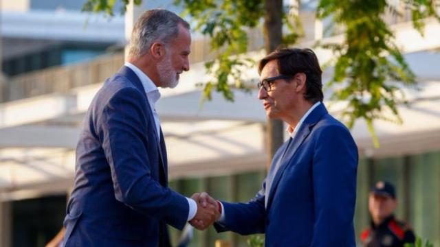 Felipe VI y Salvador Illa, en el Nou Por Olímpic de Barcelona