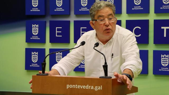 El alcalde de Pontevedra, Miguel Anxo Fernández Lores, en rueda de prensa.