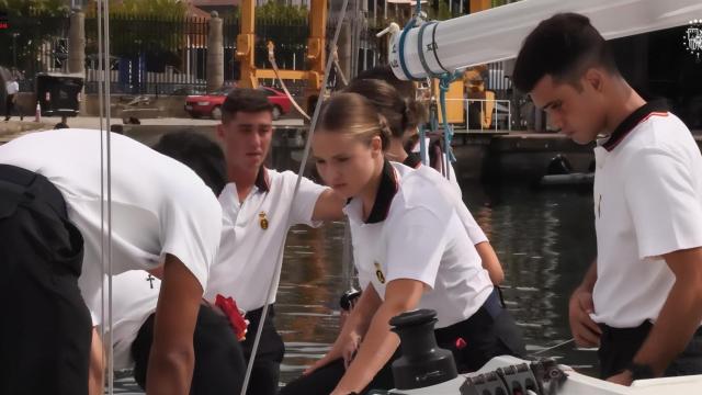 La princesa Leonor realiza su primera salida a la mar en instrucción en Escuela Naval Militar