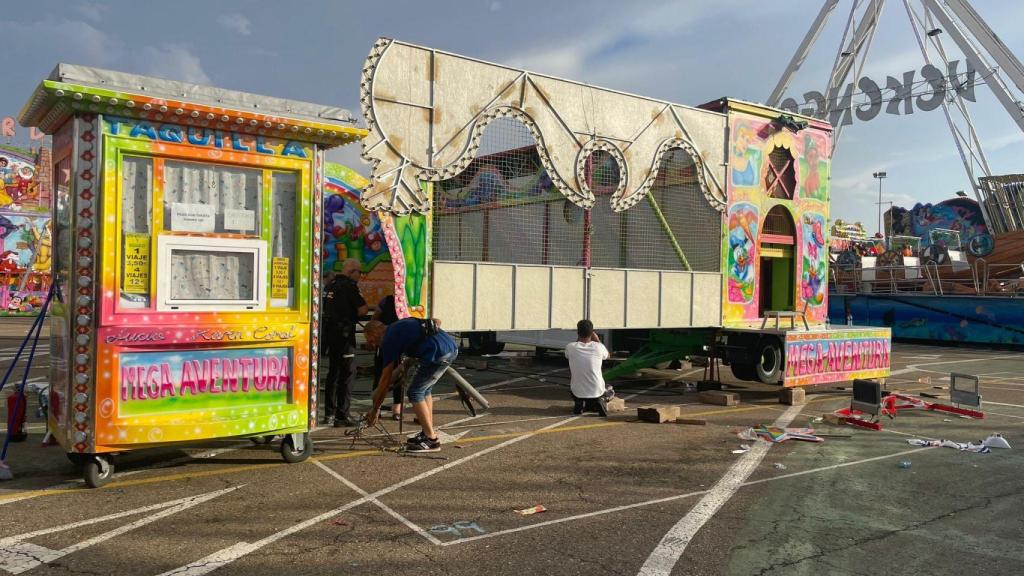 Desmontado unas de las atracciones de la feria de Palencia, ya que sus propietarios se han visto implicados en la reyerta de la pasada noche