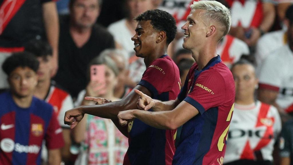 Lamine Yamal y Dani Olmo celebran un gol con el FC Barcelona