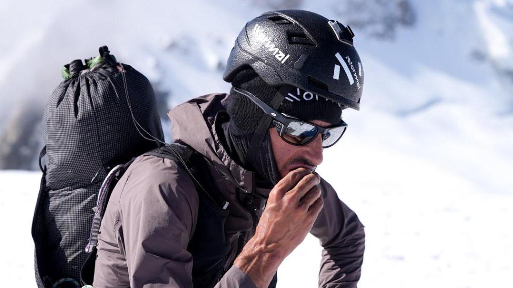 Kilian Jornet en el Mont Blanc en su reto Alpes Connections.