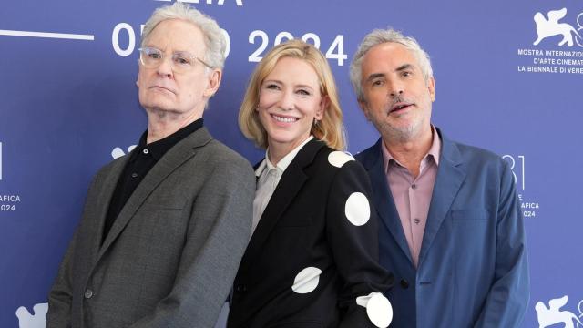 Cate Blanchett y Alfonso Cuarón en el Festival de Venecia presentando la serie 'Observada'. Gian Mattia D\'alberto / LaPresse /Foto: