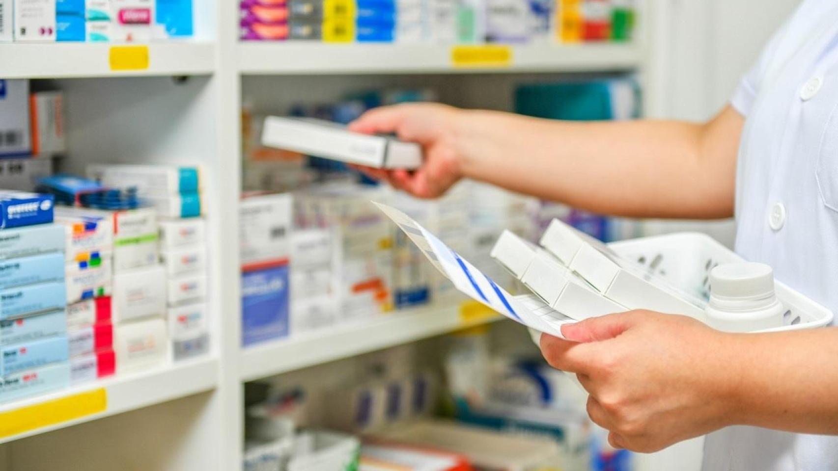 Medicamentos en una farmacia.