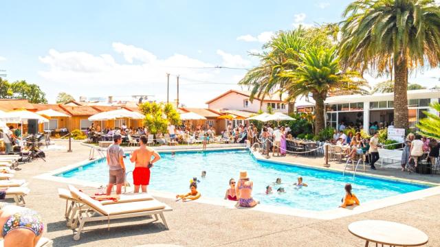 Makkan, en Oleiros (A Coruña), despide el verano a ritmo de samba y con sus Momentos Makkan.