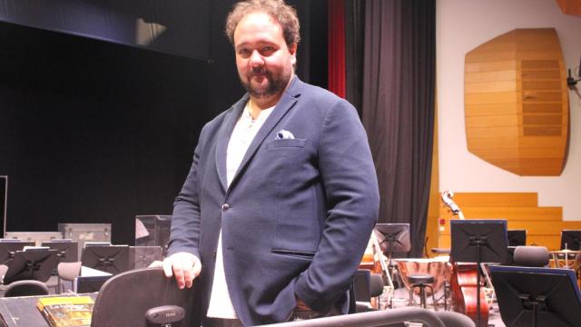 El maestro José Miguel Pérez-Sierra, en el Palacio de la Ópera de A Coruña.