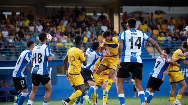 El Alcorcón noquea al equipo blanquiazul.