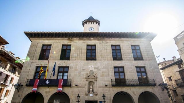 Fachada de la Casa Consistorial de Mora de Rubielos.